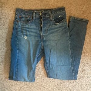 Levi’s distressed wedgie skinny Jean